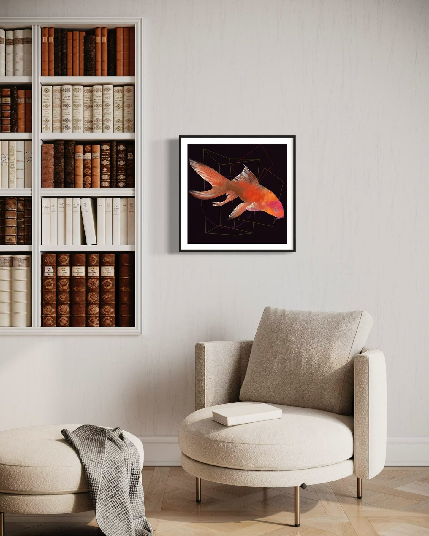 Impresión de arte contemporánea enmarcada en una habitación luminosa decorada en tonos claros