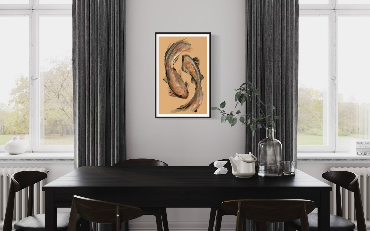 Lámina contemporánea de dos peces nadando en círculo, colgada en salón minimalista y moderno.
